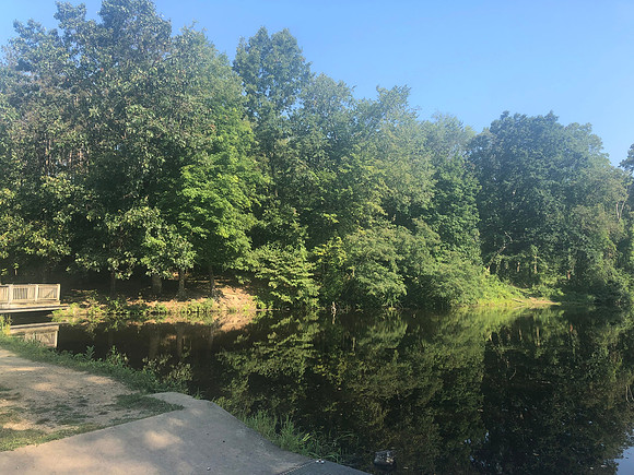 Leopold Lake